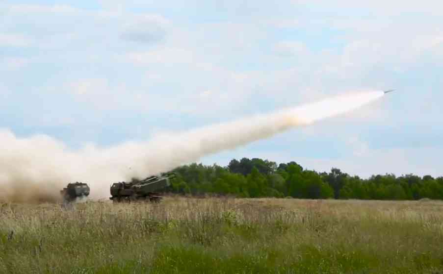 NE ŽELE SUKOB S MOSKVOM: SAD modifikovale sisteme <span style='color:red;'><b>himars</b></span> kako rakete ne bi dostigle teritoriju Rusije